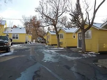 Lamplighter Cabins & Suites